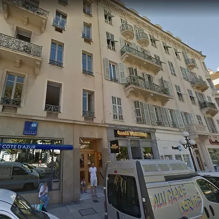 Carre D'or